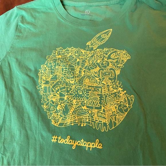 Apple Store tee, NWOT, Youth size Large - Picture 3 of 6